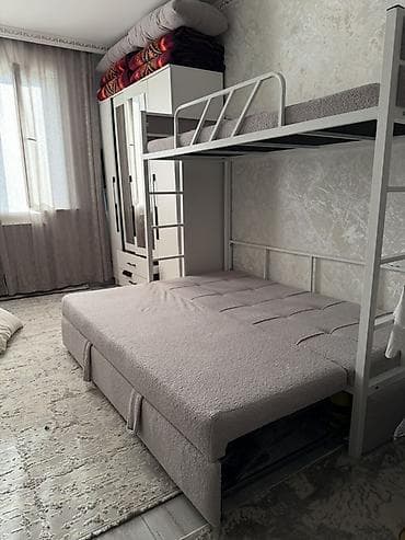 Мебель: Продается Двухъярусная кровать с нижним раскладным диваном Покупала за — 5