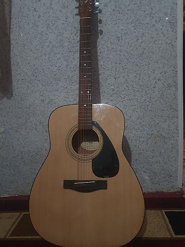 Акустическая гитара формата дредноут Yamaha F310. - Классическая