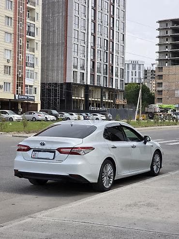 Toyota Camry: 2017 г., 2.5 л, Вариатор, Гибрид, Седан