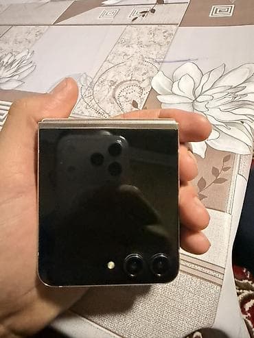 защитная пленка на экран ноутбука: Samsung Z Flip, цвет - Черный — 4