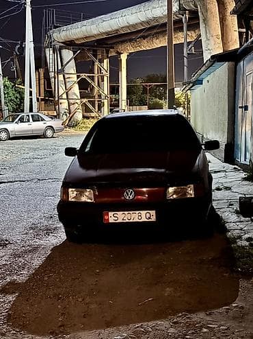 Volkswagen Passat Variant: 1993 г., 2 л, Механика, Бензин, Универсал