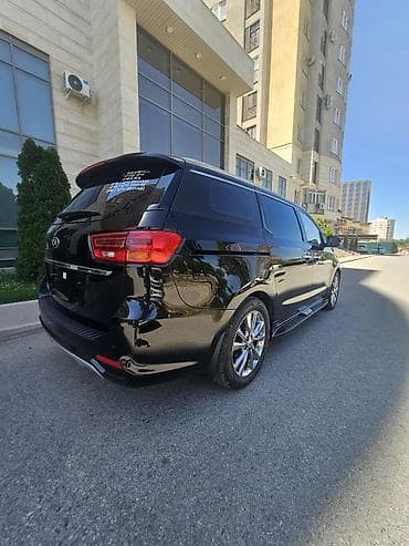 сед: Kia Carnival: 2019 г., 2.2 л, Дизель — 6