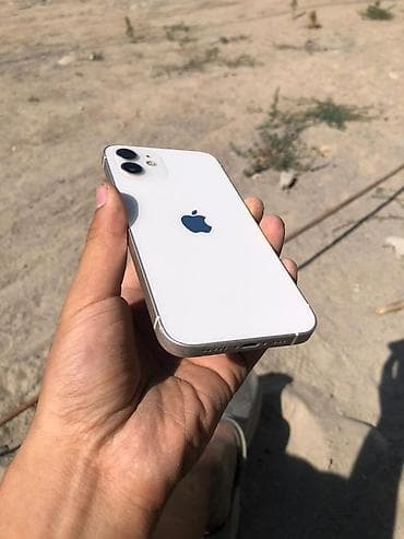 IPhone 12, белый цвет Только ОБМЕН. - Экран 6.1", OLED Super Retina — 4
