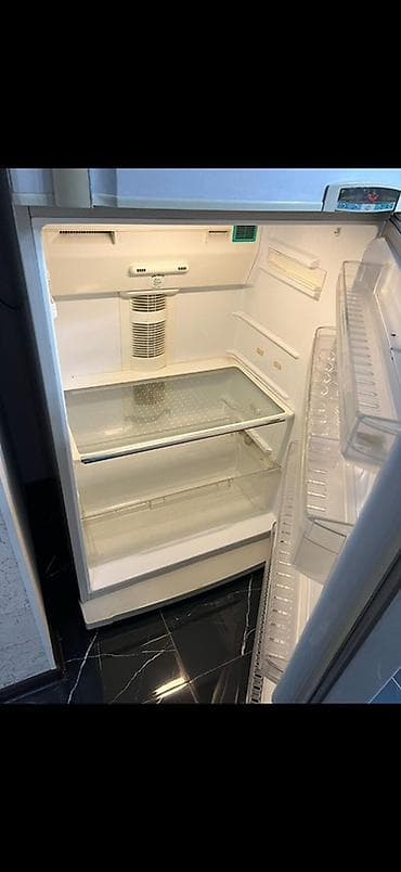 Бытовые фритюрницы: Холодильник Whirlpool, Двухкамерный — 3