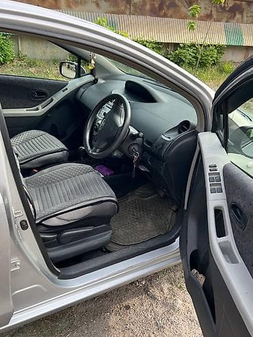 Продажа авто: Toyota Vitz: 2009 г., 1 л, Автомат, Бензин, Хэтчбэк — 2