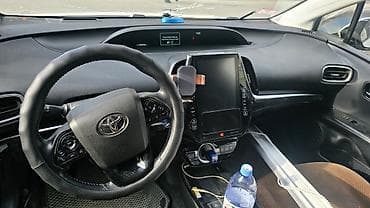 prius: Toyota Prius: 2019 г., 1.8 л, Автомат, Электромобиль, Лифтбек — 5