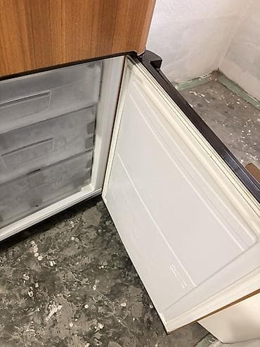 распашив: Холодильник Indesit с нижней морозильной камерой - Бренд: Indesit - — 4