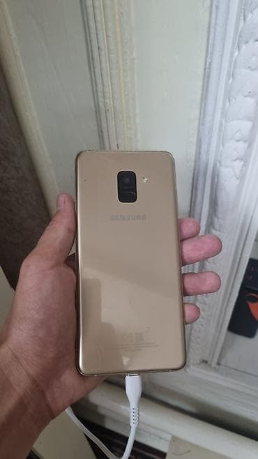 самсун а 12: Samsung A10e, цвет - Золотой, 2 SIM — 1