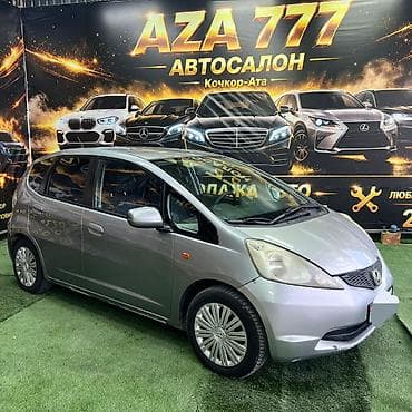 Honda Jazz: 2009 г., 1.3 л, Механика, Бензин, Хэтчбэк — 2