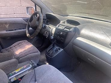 Mitsubishi Space Wagon: 1999 г., 2.4 л, Автомат, Бензин, Универсал — 6