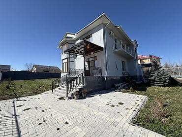 сдаю место в аренду: Просторный двухэтажный дом с панорамными окнами и большим участком — 1