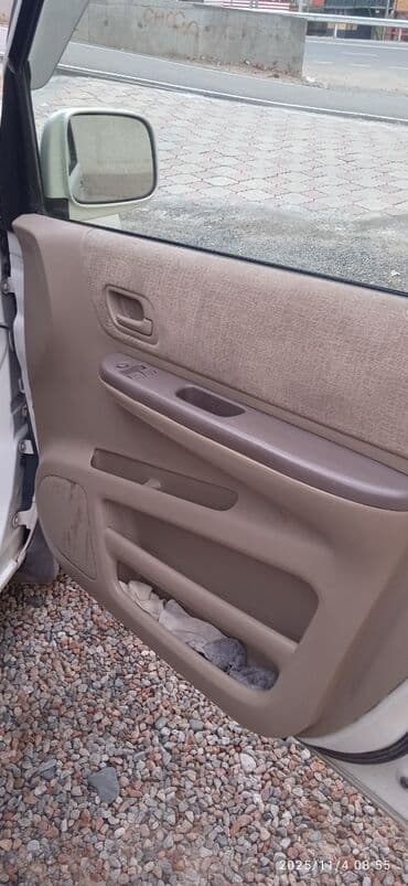 дом на колесо: LDV : 2002 г., 2 л, Автомат, Бензин, Минивэн — 12