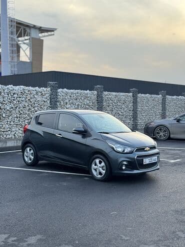 Chevrolet Spark: 2018 г., 1 л, Вариатор, Бензин