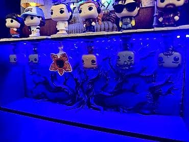 графити фолз: Декоративная диорама “Stranger Things” с подсветкой для фигурок Kinder — 3