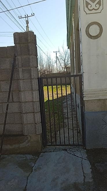 Үйлөр: Продается два дома на одном участке,со всеми хоз постройками. В — 6
