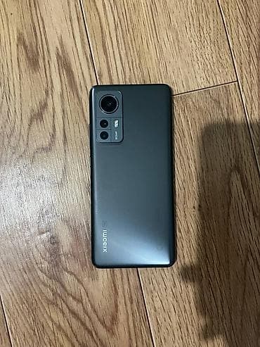 Xiaomi, 12, Б/у, 256 ГБ, цвет - Серый, 2 SIM at lalafo.kg Xiaomi, 12, Б/у, 256 ГБ, цвет - Серый, 2 SIM