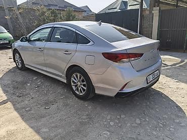 tesla 3: Аренда: Хюндай Соната Нюрайс 2020 г/в, серебристого цвета; Депозит — 2