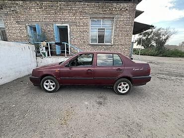 outback 2019: Volkswagen Vento: 1992 г., 1.8 л, Механика, Бензин, Седан — 1