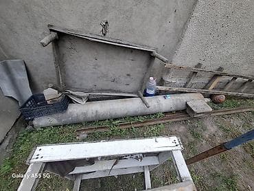 релс: - Одна длинная труба большого диаметра и одна внутренняя труба — 2