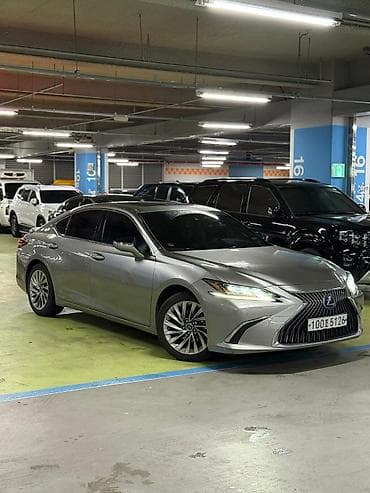 с4 s4 c4: Lexus ES: 2019 г., 2.5 л, Вариатор, Гибрид, Седан — 1