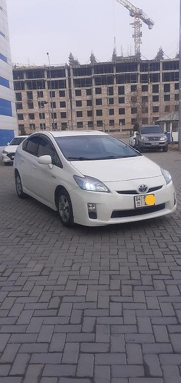 киа 8: Toyota Prius: 2010 г., 1.8 л, Гибрид, Хэтчбэк — 3