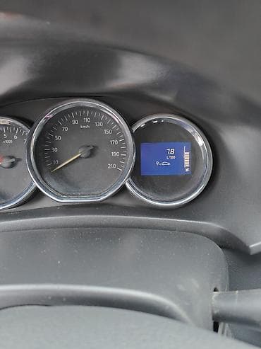 renault master: Renault Logan: 2018 г., 1.6 л, Ручные, Бензин, Седан — 10