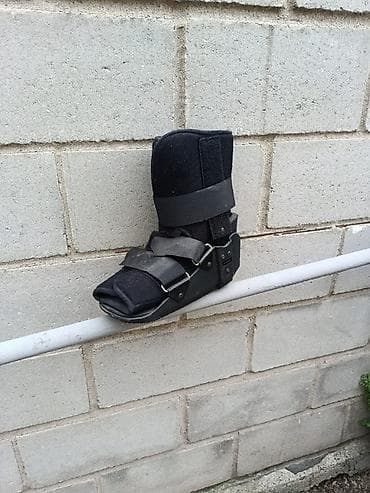 Ортопедический фиксатор-ботинок (walker) для стопы и голеностопа. -