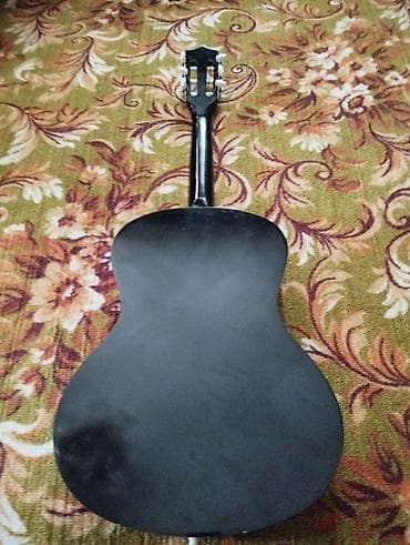 красно степная: Акустические гитары, комплект из двух инструментов. 1) Черная — 2