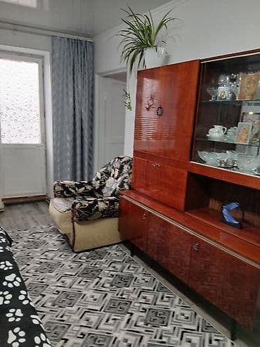 Продажа квартир: 3 комнаты, 51 м², Косметический ремонт — 2