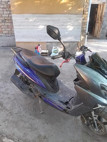 eagle eyes: Скутер (класс 50–150 см³), спортивный дизайн, цвет — 3