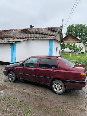 Транспорт: Volkswagen Vento: 1994 г., 1.8 л, Механика, Бензин, Седан — 5