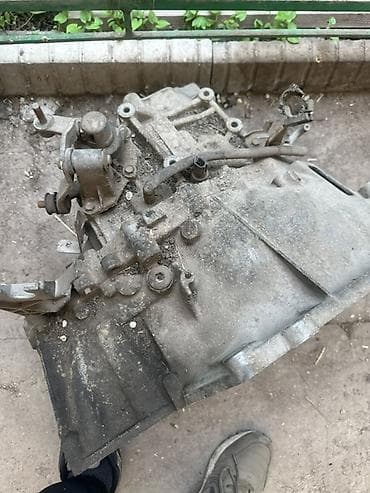 Өткөргүч куту Механика Nissan 2002 г., Колдонулган — 2