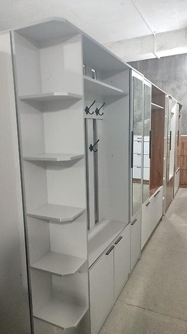 шкаф и прихожую вешалку: Прихожая модульная с зеркалом и открытыми полками - Комплект состоит — 4
