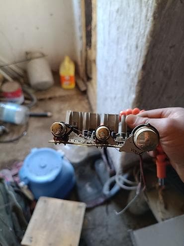 усилитель с колонками: Аудиоусилительный модуль с радиатором и панелью регулировок нащет цены — 1