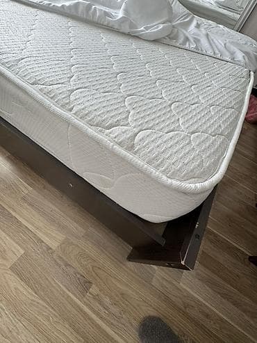 Двуспальные кровати: Двуспальная кровать, Б/у, С матрасом, длина - 200 см — 3