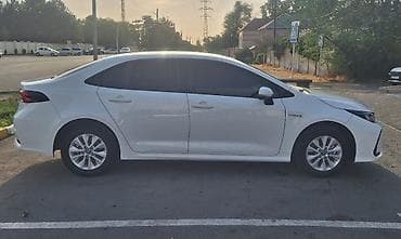 mersedes e320: Toyota Corolla: 2023 г., 1.8 л, Вариатор, Гибрид, Седан — 5