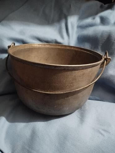 Казандар: Котелок алюминиевый с дужкой для костра/печи. Описание: - Материал — 1