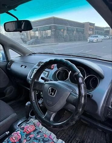 общивка фит: Honda Fit: 2010 г., Автомат, Бензин, Хэтчбэк — 4