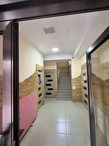 куплю коммерческую недвижимость с арендаторами: Продаю помещение от собственника на пересечении Боконбаева - — 5