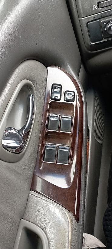 продажа авто бишкек: Седан бизнес-класса тёмно-зелёного цвета. 4 двери, кузов с плавными — 9