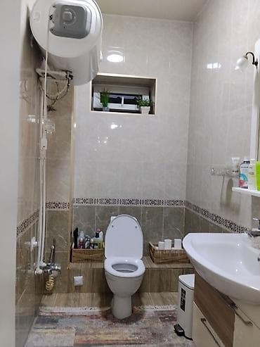 дом ок ордо: 🏡 Продаётся уютный двух этажный дом в ж/м Ак Ордо 2 📐 Площадь дома — 7