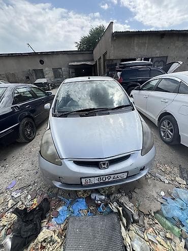 багаж фит: Honda Fit: 2002 г., 1.3 л, Вариатор, Бензин, Хэтчбэк — 1