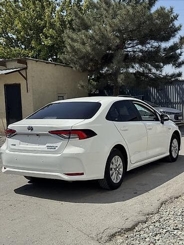 пикап toyota: Toyota Corolla: 2022 г., 1.8 л, Вариатор, Гибрид, Седан — 5