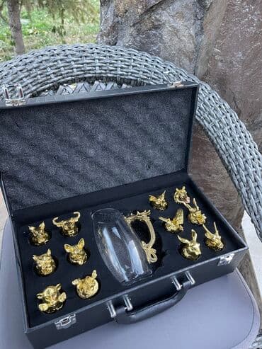 • Набор : Кувшин и рюмки в чемодане. • Чемодан(экокожа имитация