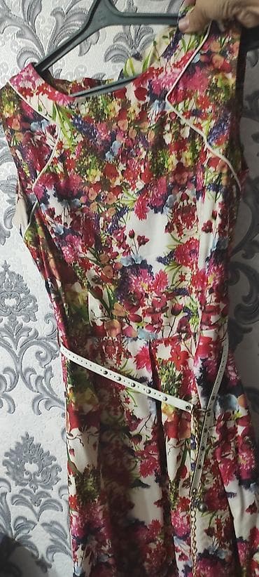 second hand: Двойка платье с костюмом, длина платья по колено на рост 160. Размер — 2