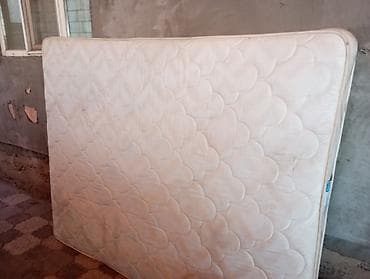 купить двухместную кровать: Матрас пружинный двуспальный - Размер: ориентировочно 160×200 см — 2