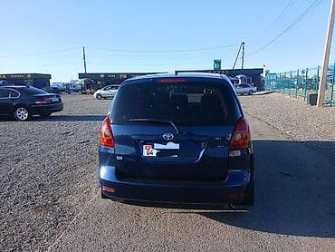 Toyota Ipsum: 2002 г., 1.6 л, Механика, Бензин, Минивэн