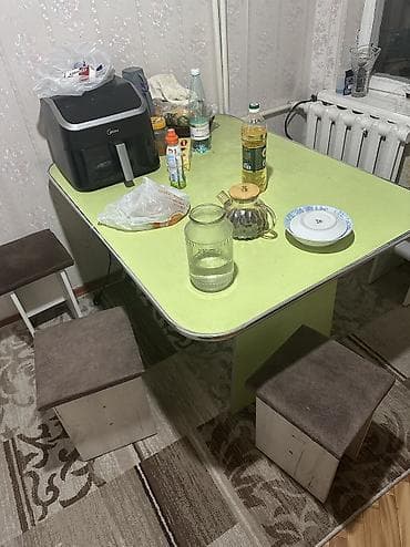 чирик бар: Продам обеденный стол и пять табуреток. Табуретки в отличном — 1
