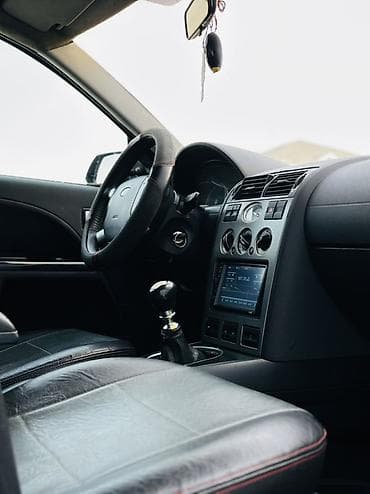 Унаа: Ford Mondeo: 2001 г., 2 л, Кол менен иштөөчү, Дизель, Универсал — 2