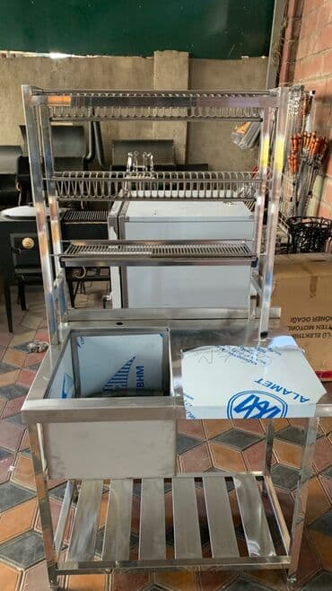 оборудование для общепита: Ванна моечная, мойка, стол из нержавейки, стол нейтральный, стеллажи — 2